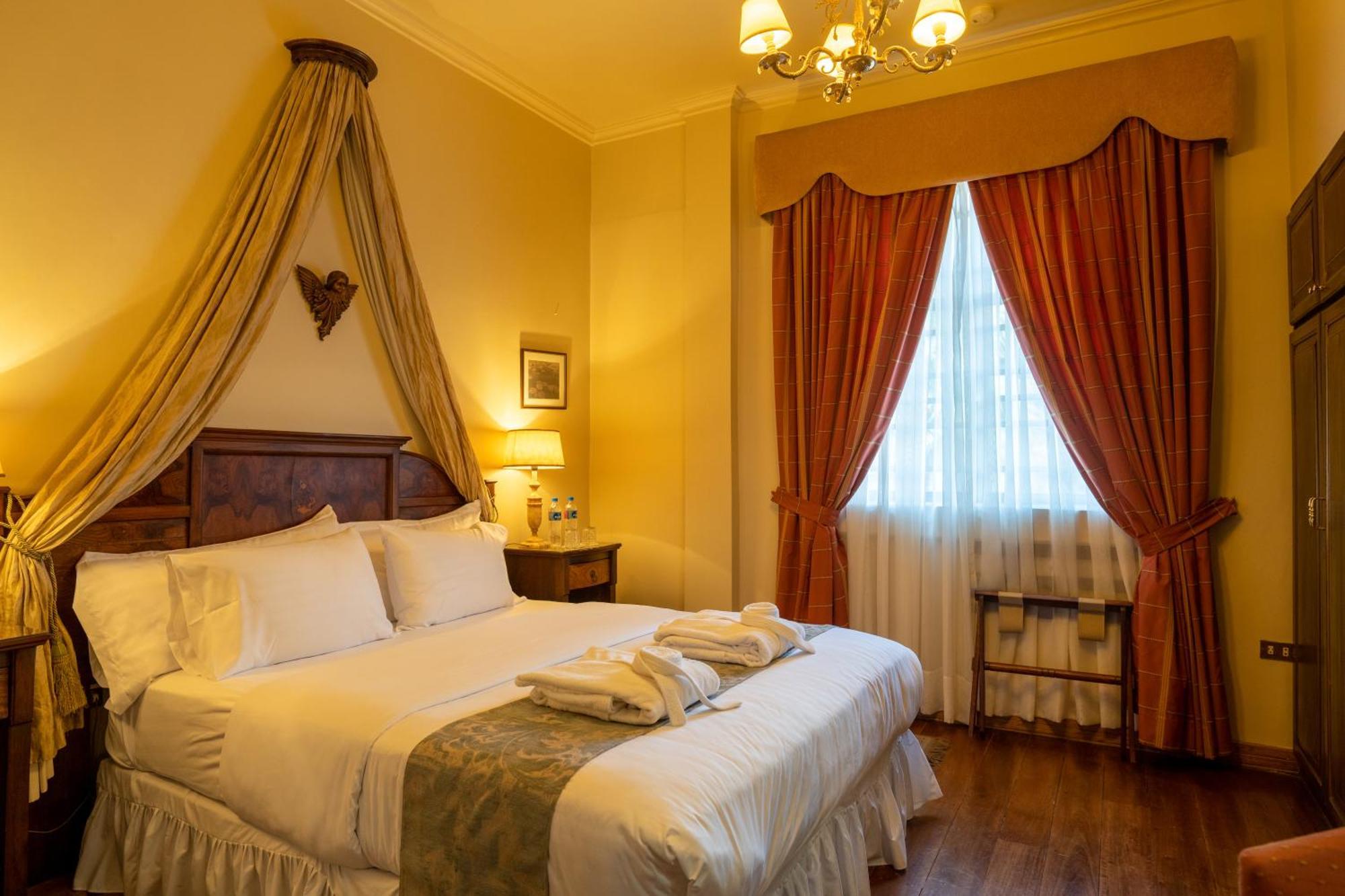 Mansion Alcazar
