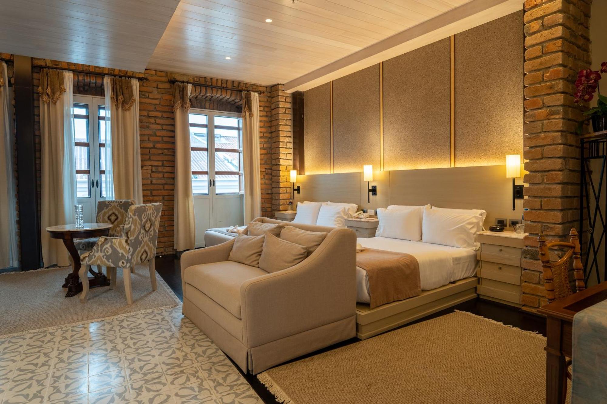 Mansion Alcazar Hotel