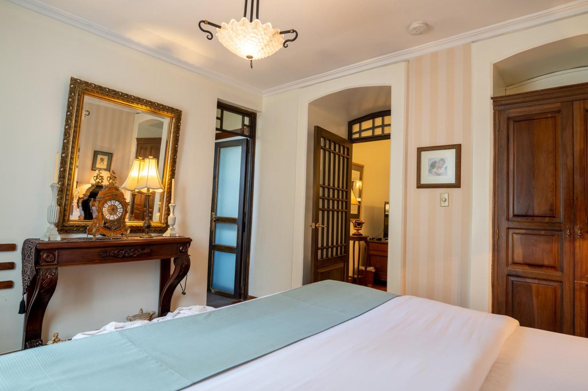 Mansion Alcazar Hotel